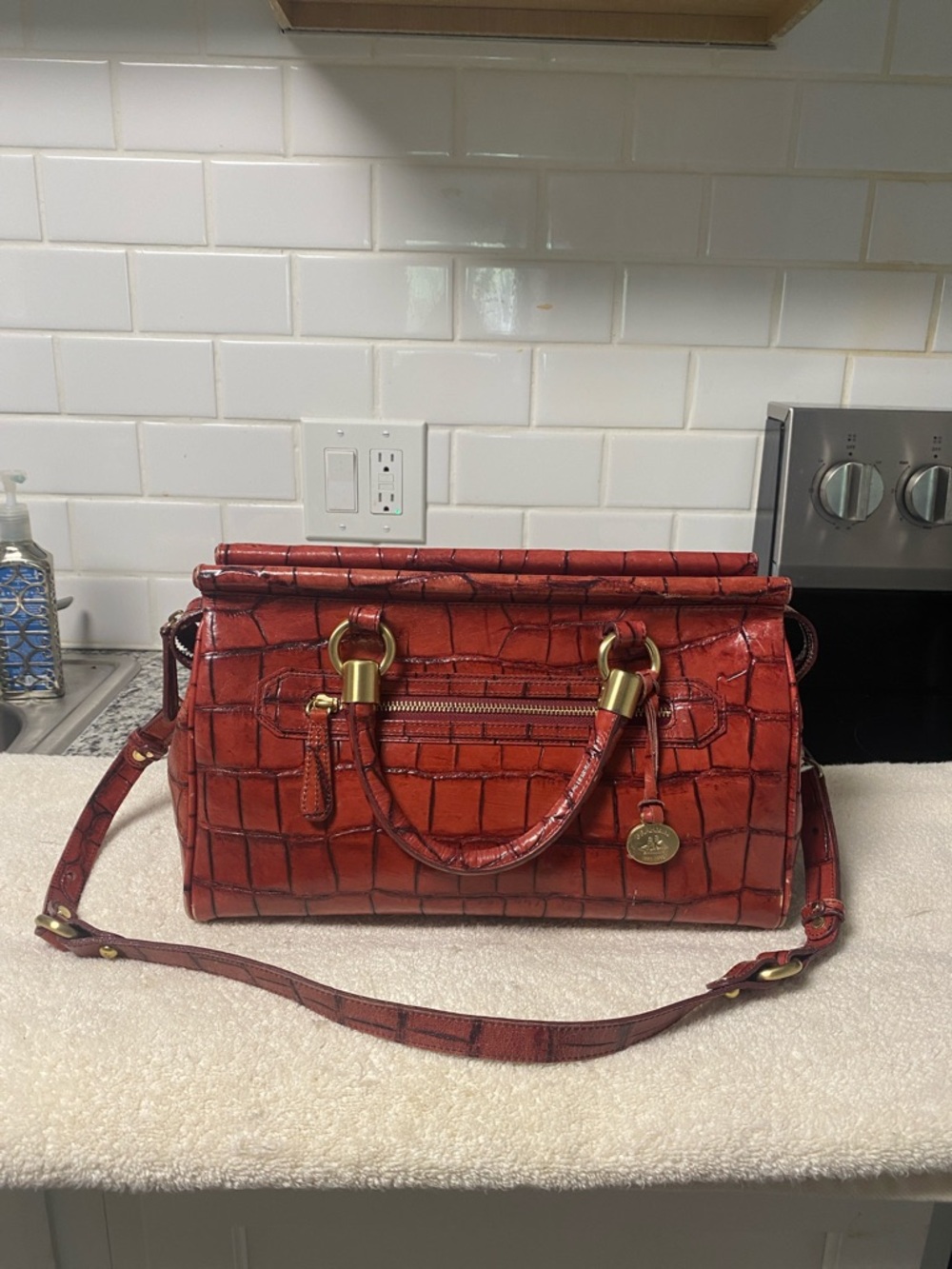 Brahmin Red Croc-Embossed Leather Shoulder Shoulder bag